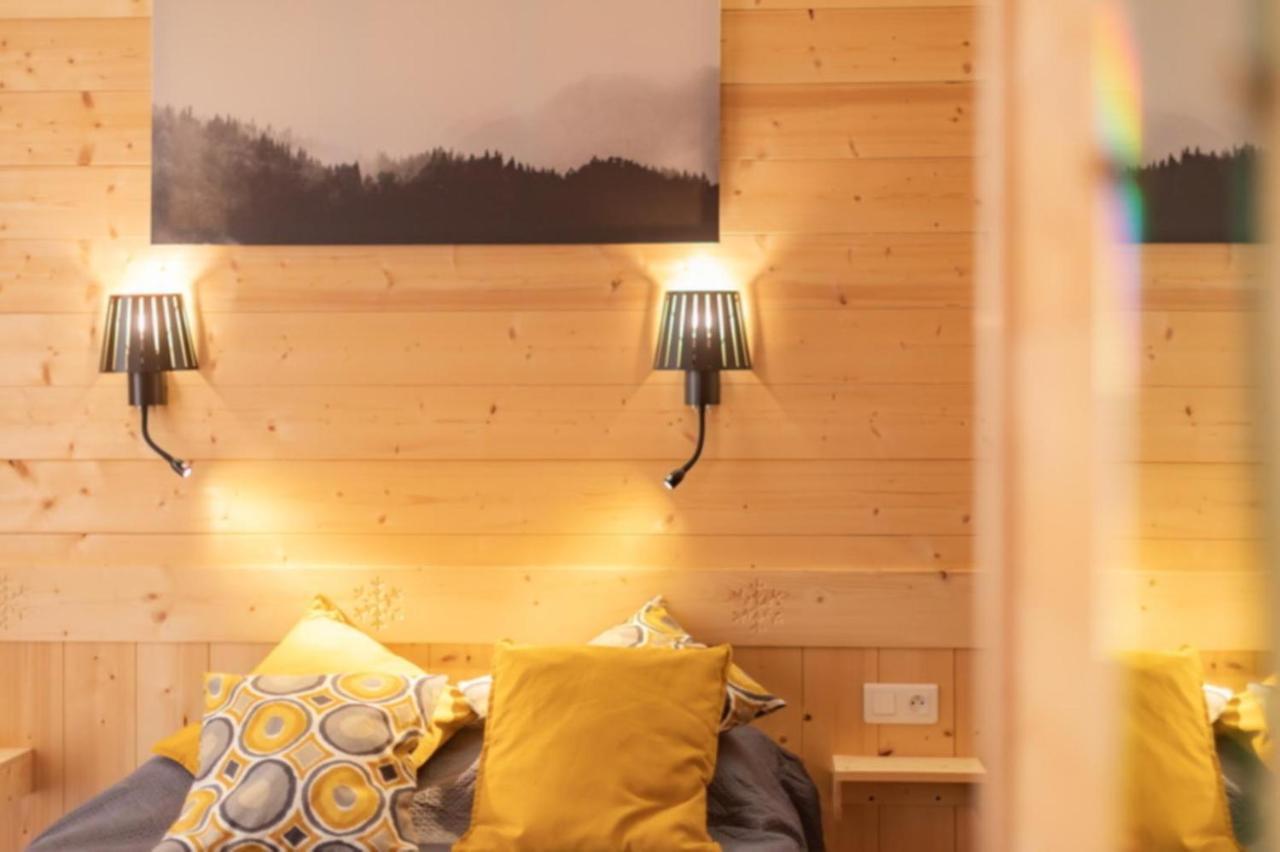 Hotel Le Sacca, Nouvelle Equipe